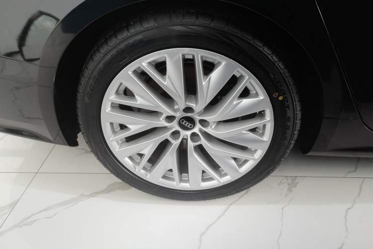 Used Audi A7L 2024 45TFSI S-line Dream-Building Edition Flow Crystal Package