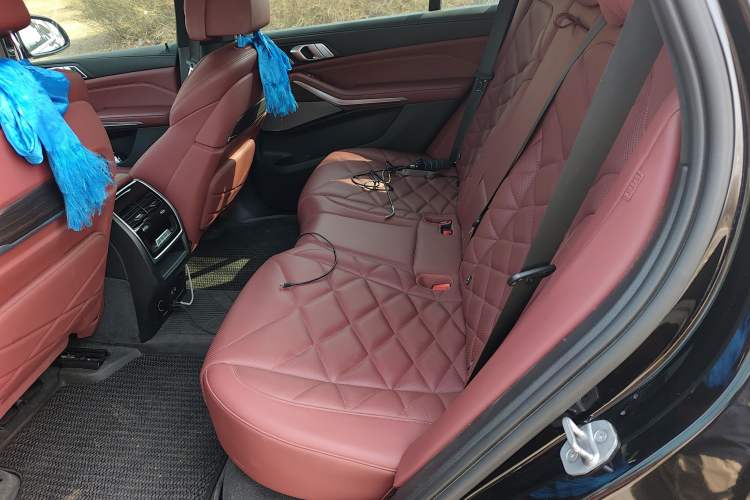 Used BMW X5 2022 Restyled xDrive 40Li M Sport Package Left Rear Seat