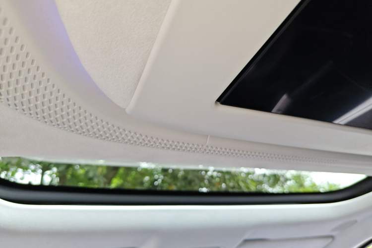 Used XPeng X9 2024 702 Ultra-Long Range Max Headliner