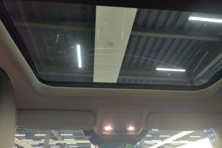 Used Ford Explorer 2024 2.3T EcoBoost All-Wheel Drive Stylish Plus Version 7 Seats