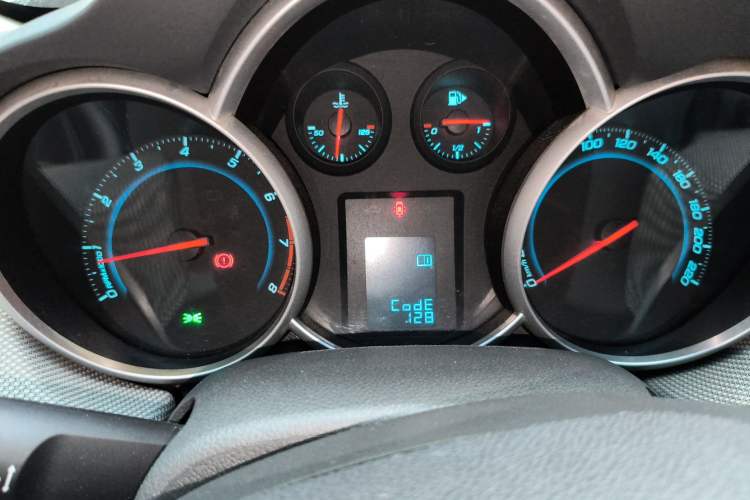 Used Chevrolet Cruze 2013 1.8L SE AT Instrument Cluster