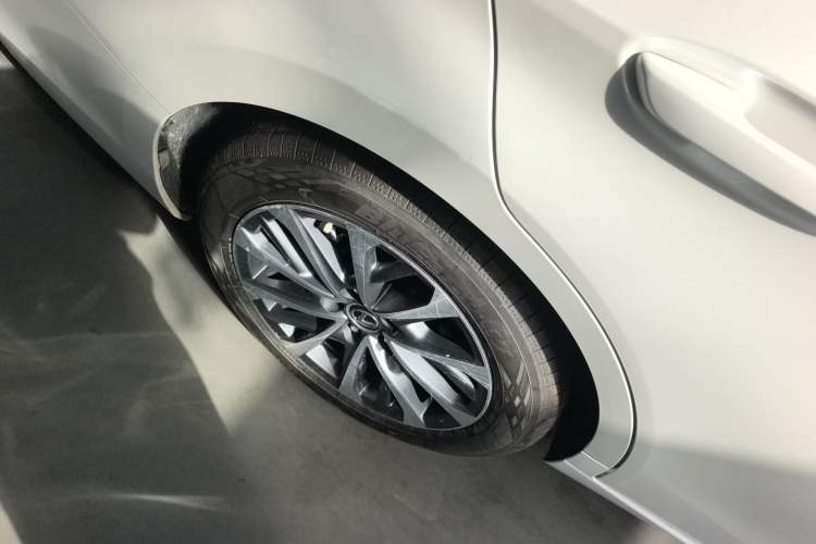 Used Lexus ES 2023 200 Excellence Edition
