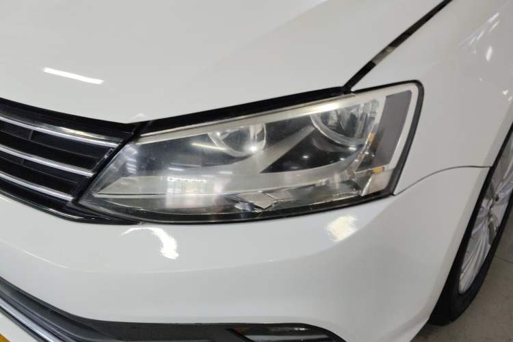 Used Volkswagen Sagitar 2015 1.6L Automatic Comfort Model Left Front Headlight