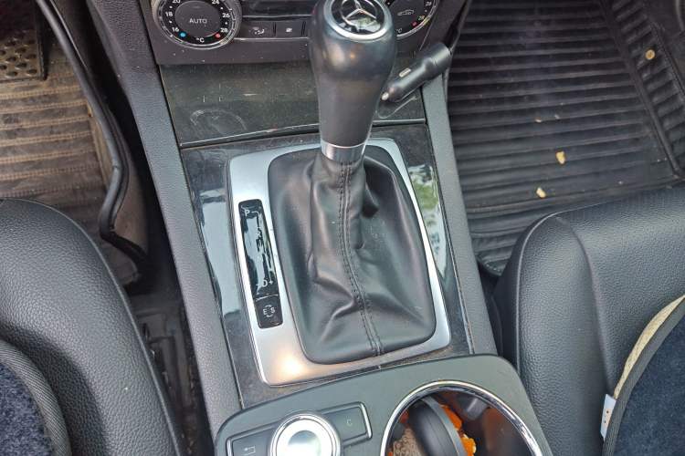 Used Mercedes-Benz GLK-Class 2011 GLK 300 4MATIC Fashion Model
