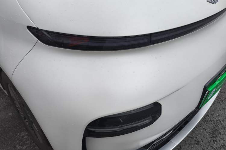 Used Geely Galaxy LEVC L380 2024 140-Degree 6-Seater All-Wheel-Drive Ultra