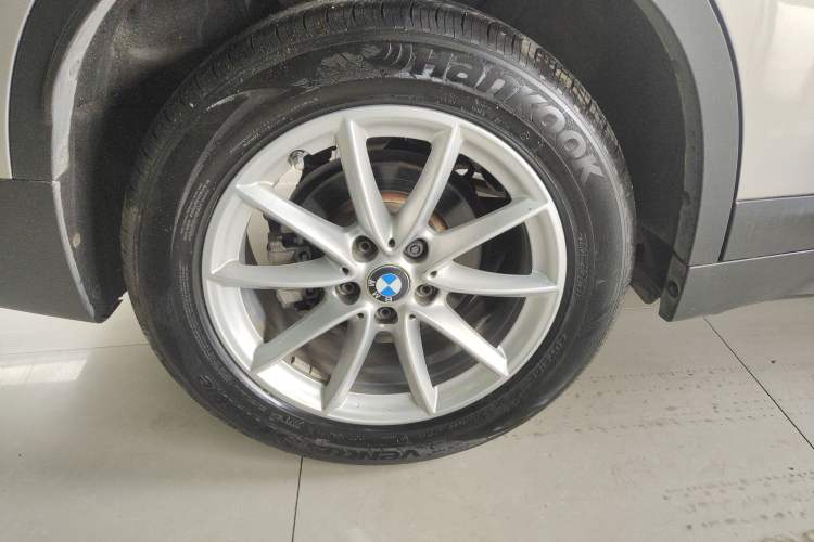 Used BMW X1 2018 sDrive18Li Fashion Model Right Rear Wheel Hub