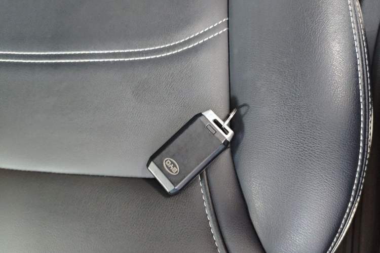 Used BYD Yuan New Energy 2019 EV535 Smart Connect Trendsetting Model Interior 1