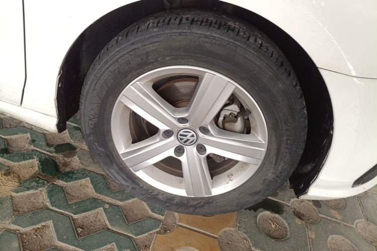 Used Volkswagen Lamando 2021 230TSI DSG Fashion Edition Right Front Wheel Hub