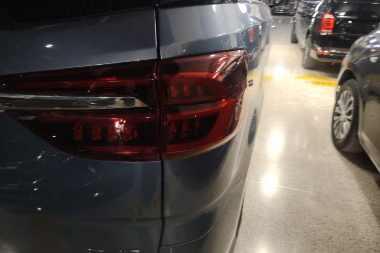 Used SAIC MAXUS G20 2021 Facelifted PLUS 2.0T Diesel Automatic Luxury Edition