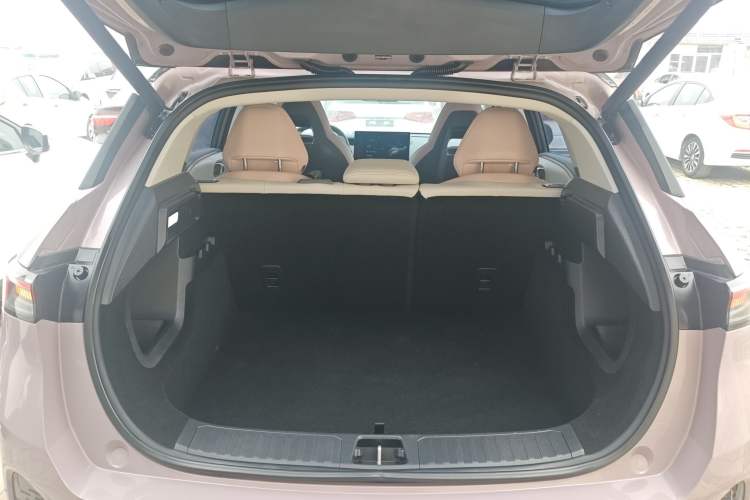 Used Lynk & Co 06 EM-P 2023 EM-P 126 Long-Range Halo Trunk