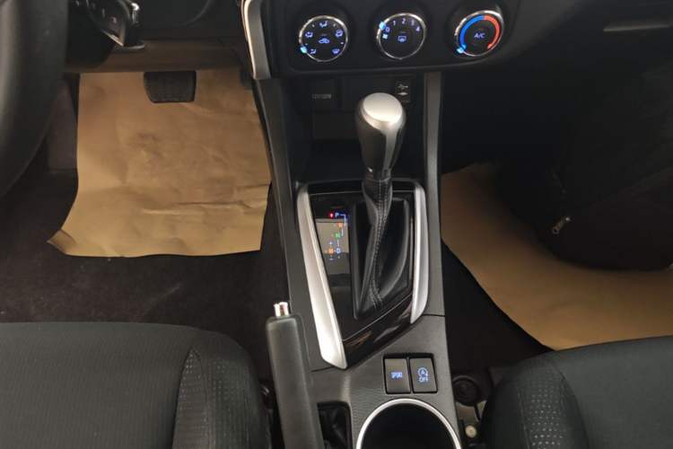 Used Toyota Levin 2017 Revised 185T CVT Elite Edition China V Standard Gear Lever