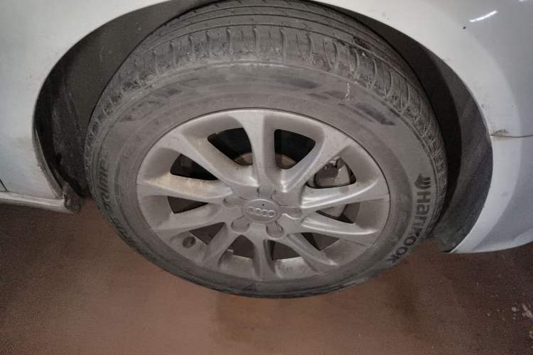 Used Audi A3 2016 Sportback 35 TFSI Ambition Edition Right Front Wheel Hub