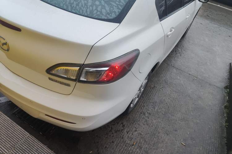 Used Mazda Mazda 3 2015 Sedan 1.6L Automatic Comfort Model