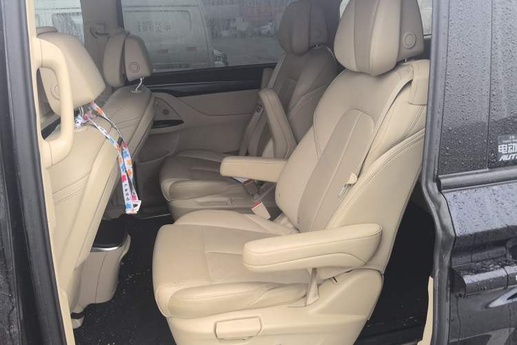 Used Buick GL8 2023 ES Lu Zun Deluxe Model Left Rear Seat