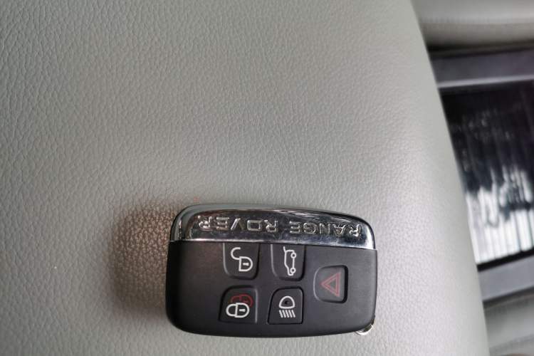 Used Land Rover Discovery Sport 2019 240 PS SE Version China VI Standard