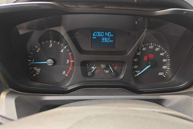 Used Ford Transit 2017 2.0T Diesel Multi-Function Commercial Vehicle Short Wheelbase Mid-Roof China V Standard