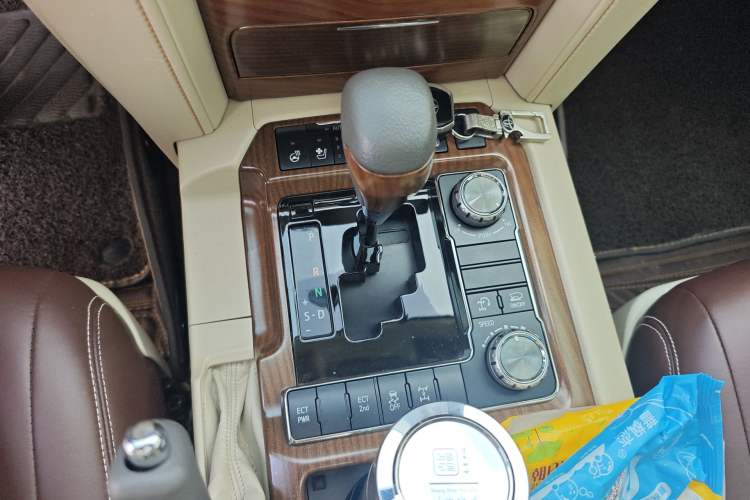 Used Toyota Land Cruiser 