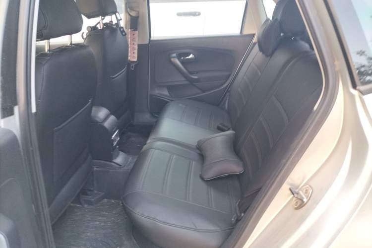 Used Volkswagen Polo 2011 1.6L Manual ZhiShang Edition
