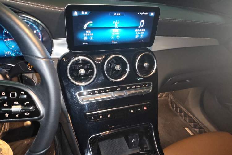 Used Mercedes-Benz GLC Coupe 2021 GLC 260 4MATIC Coupe SUV Audio And AC Panel