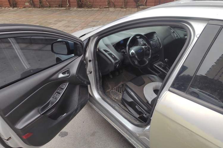 Used Ford Focus 2012 Sedan 1.6L Manual Fashion Edition
