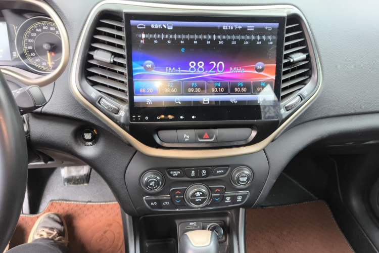 Used Jeep Cherokee 2016 2.4L Leading Edition Audio And AC Panel