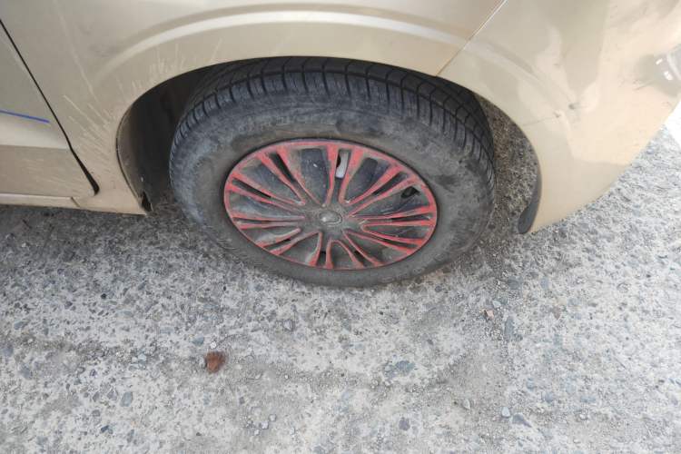 Used Wuling Hongguang V 2019 1.5L Base Window-Sealed Vehicle China VI LAR Right Front Wheel Hub