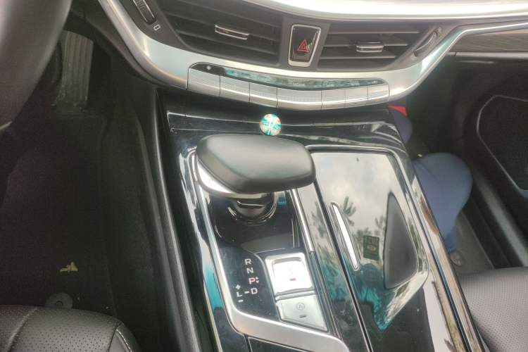 Used Geely Auto Emgrand GT New Energy 2018 1.5T PHEV Yaoxiang Edition Gear Lever
