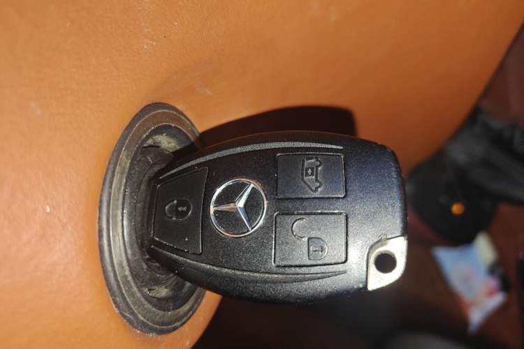 Used Mercedes-Benz Viano 2010 2.5L Luxury Edition Vehicle Key
