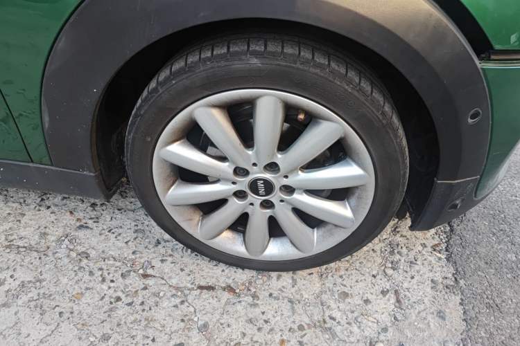 Used MINI 2020 1.5T COOPER Artist Five-Door Edition Right Front Wheel Hub