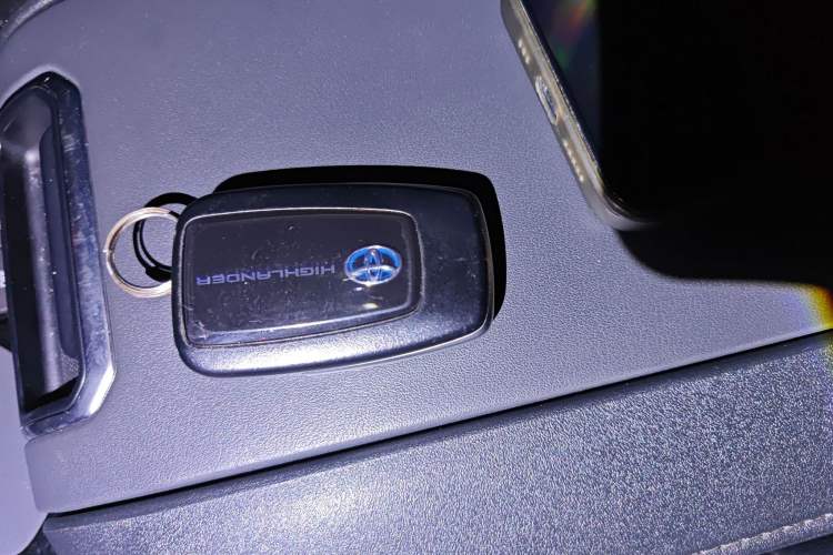 Used Toyota Highlander 2022 Dual-Engine 2.5L Four-Wheel Drive Prestige Version 7 Seats