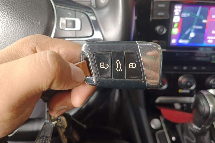 Used Volkswagen Magotan 2018 330TSI DSG Advanced Model Vehicle Key