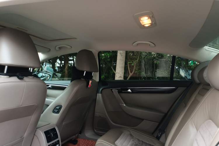 Used Volkswagen Magotan 2013 2.0 TSI Ultimate Model Headliner