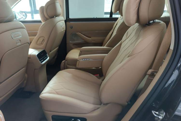 Used Hima AITO M8 2025 Extended-Range Ultra Version 53.4 kWh 6-Seater Edition Left Rear Seat