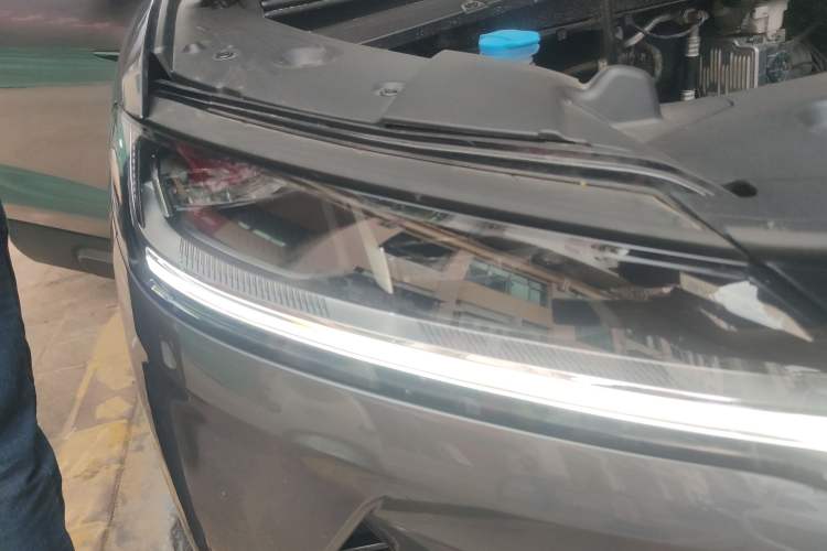 Used BYD Yuan UP 2024 401KM Leading Edition Right Front Headlight