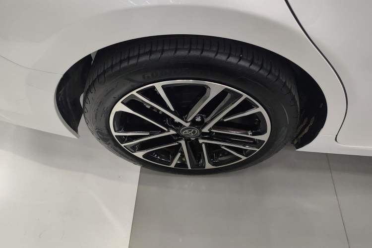 Used Toyota Camry 2026 Model Dual-Engine 2.0HG Prestige Edition
