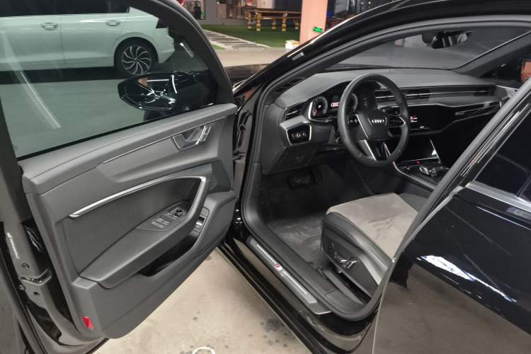 Used Audi A6L 2023 40 TFSI Luxury Dynamic Model