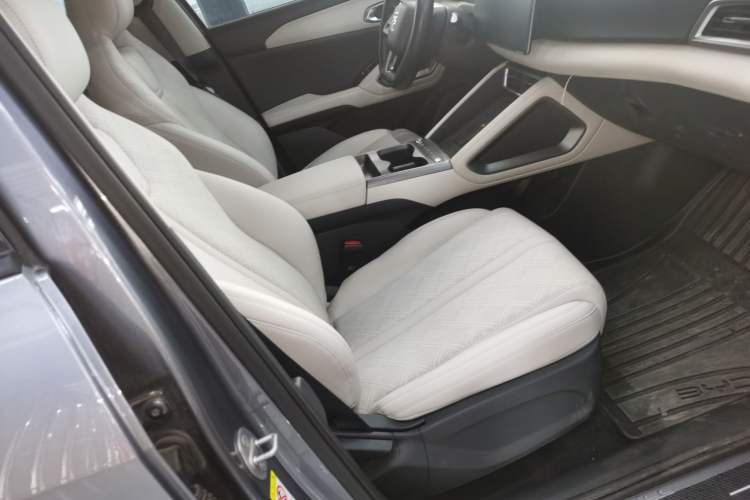 Used BYD Yuan UP 2025 Intelligent Driving Version 401 km Leading Edition Right Front Seat