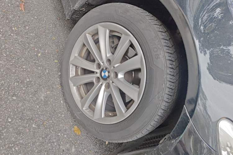 Used BMW 5 Series 2011 523Li Luxury Model
