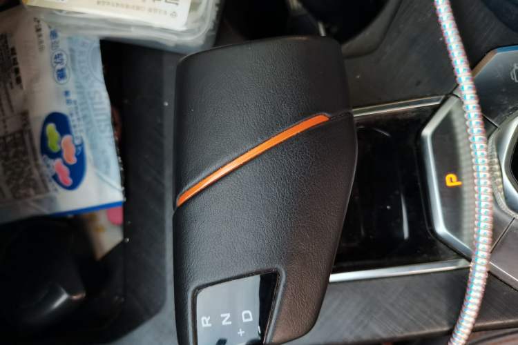 Used CHANGAN UNI-V 2022 1.5T Prestige Version Gear Lever