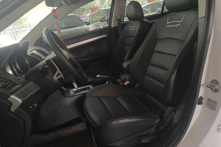 Used Mitsubishi Lancer EX 2015 1.8L CVT ZhiShang Edition China IV Standard