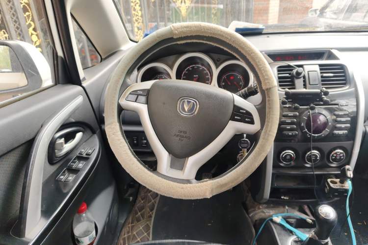 Used CHANGAN CX20 2014 1.4L Manual Sport Edition China V Standard Steering Wheel