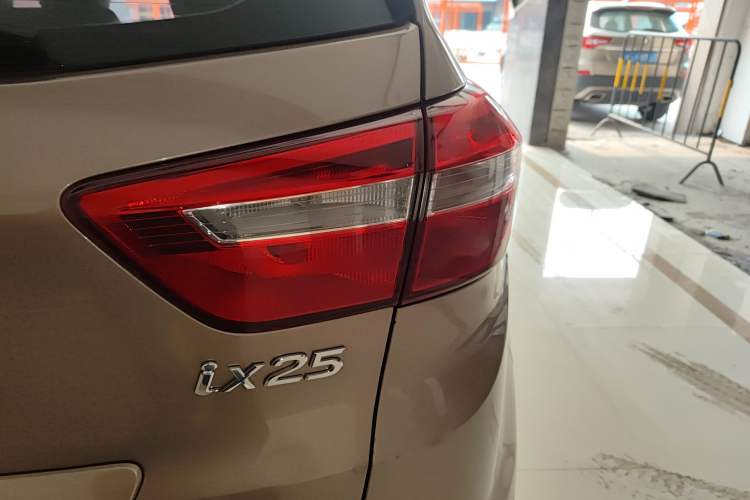 Used Hyundai ix25 2015 1.6L Automatic Two-Wheel Drive Smart GLS Trim Exterior 3