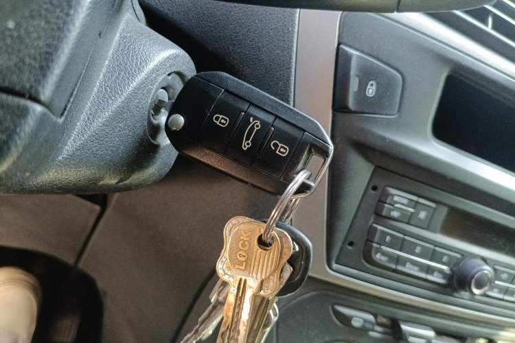 Used Citroen Elysee 2016 1.6L Automatic Fashion Model Vehicle Key