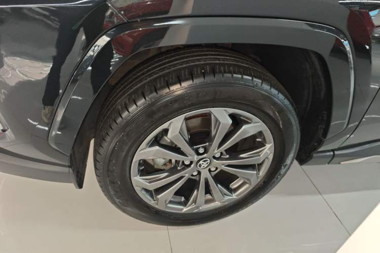 Used Toyota RAV4 2024 2.0L CVT Two-Wheel Drive Fashion Plus Edition
