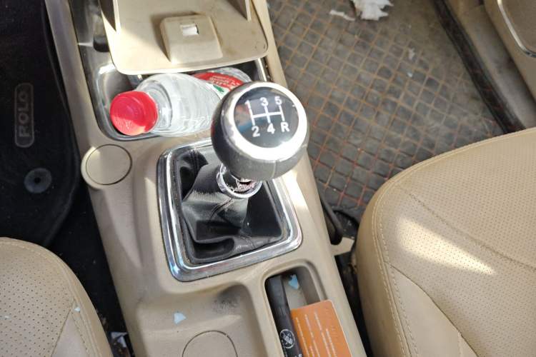 Used Jinbei 750 2015 1.5L Flagship Model