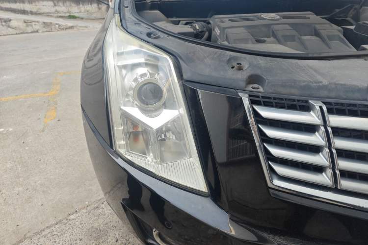 Used Cadillac SRX 2015 3.0L Elite Model Right Front Headlight