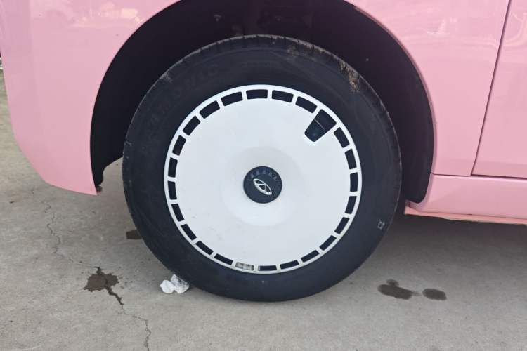 Used Chery New Energy QQ Ice Cream 2022 Taohuanxi Fragrant Peach Model
