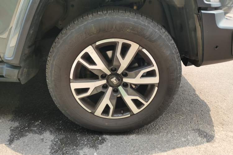 Used Tank 300 2023 City Edition 2.0T—Stylish as Ever Right Front Wheel Hub