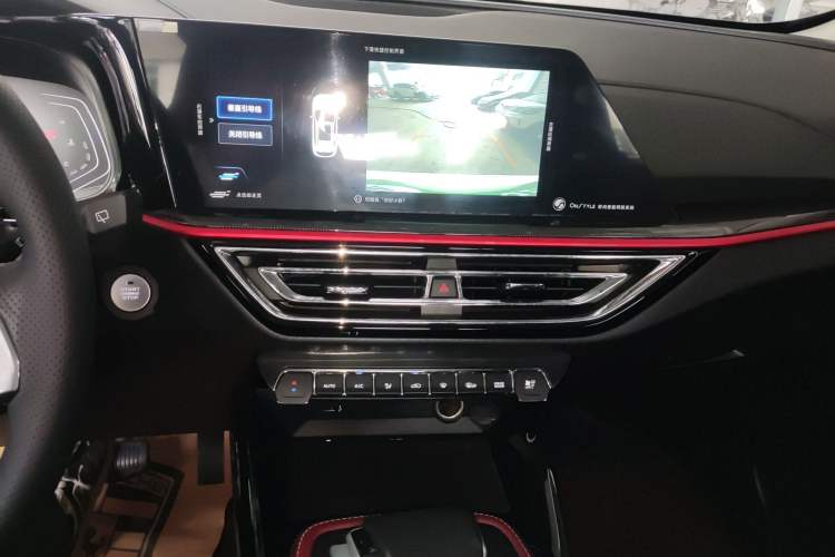 Used CHANGAN OSHAN X5 2021 1.5T DCT Prestige Edition Audio And AC Panel