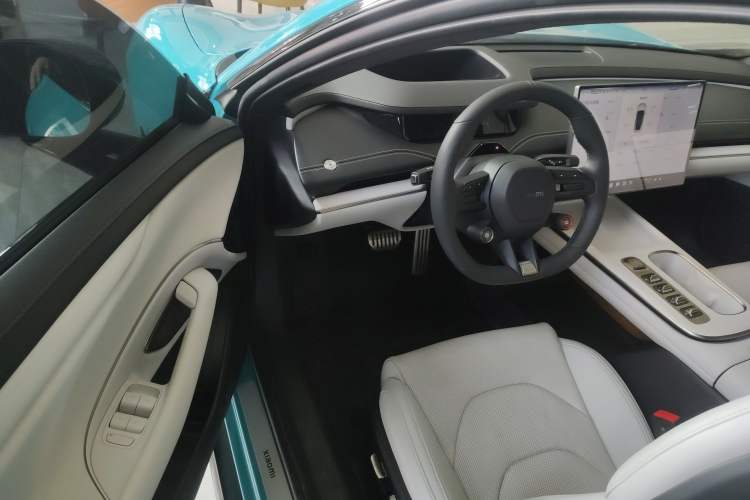 Used Xiaomi Auto SU7 2024 Four-Wheel-Drive Max Founder's Edition
